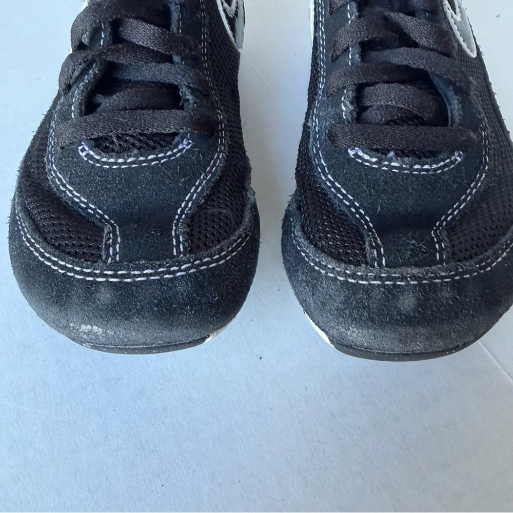 Nike Kids Wrestling Shoes Black‎ High-Top Suede with White Swoosh Size 1 Youth
